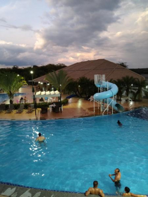 APARTAMENTO DO LAGO, com Cozinha e Churrasqueira privativa , internet banda larga, rampa barco e jet, pesqueiro - B101